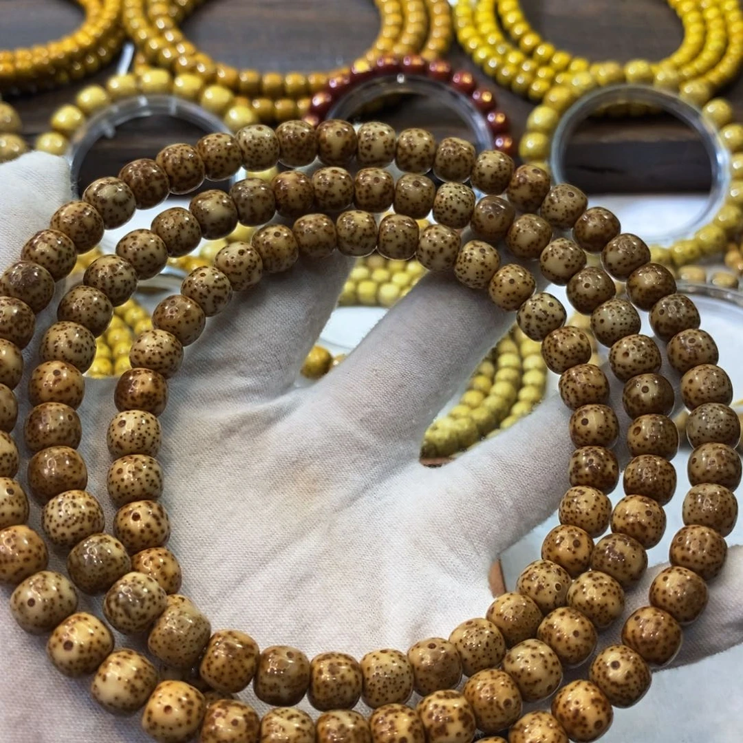 吊坠星月菩提8x9虎皮108