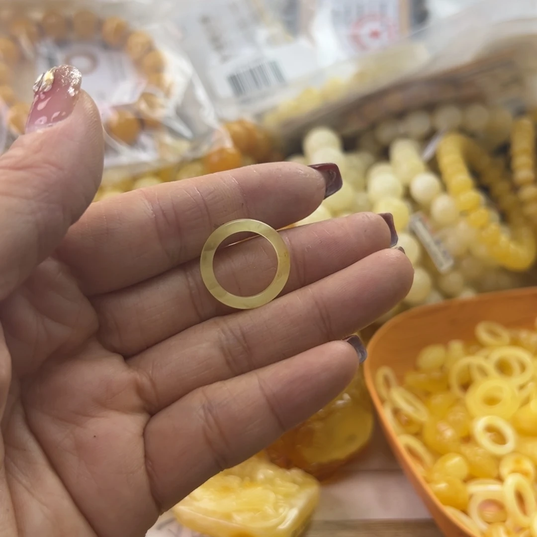 琥珀珠宝奇石未镶嵌