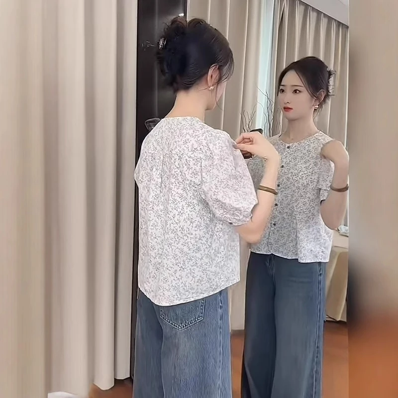 爆款碎花短袖衬衫T恤女2025夏新款设计感超好看减龄薄款小衫上衣