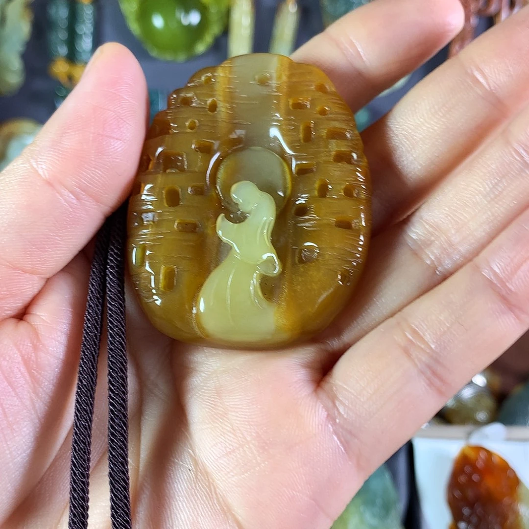 铖***岫玉未镶嵌吊坠(赠链)