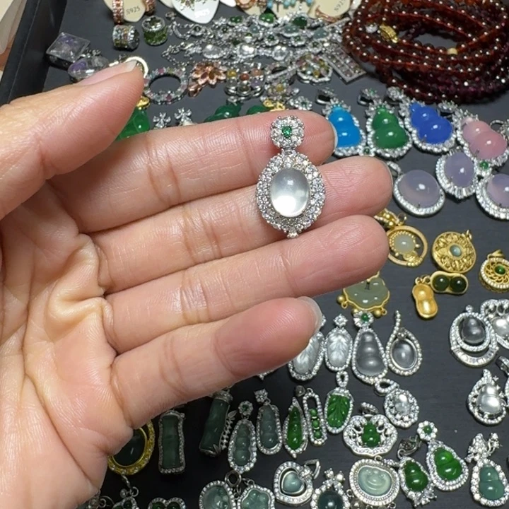 石英质玉颈饰银S925镶嵌