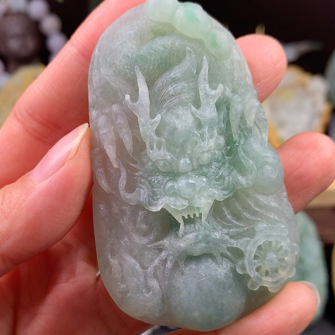 定制翡翠未镶嵌龙