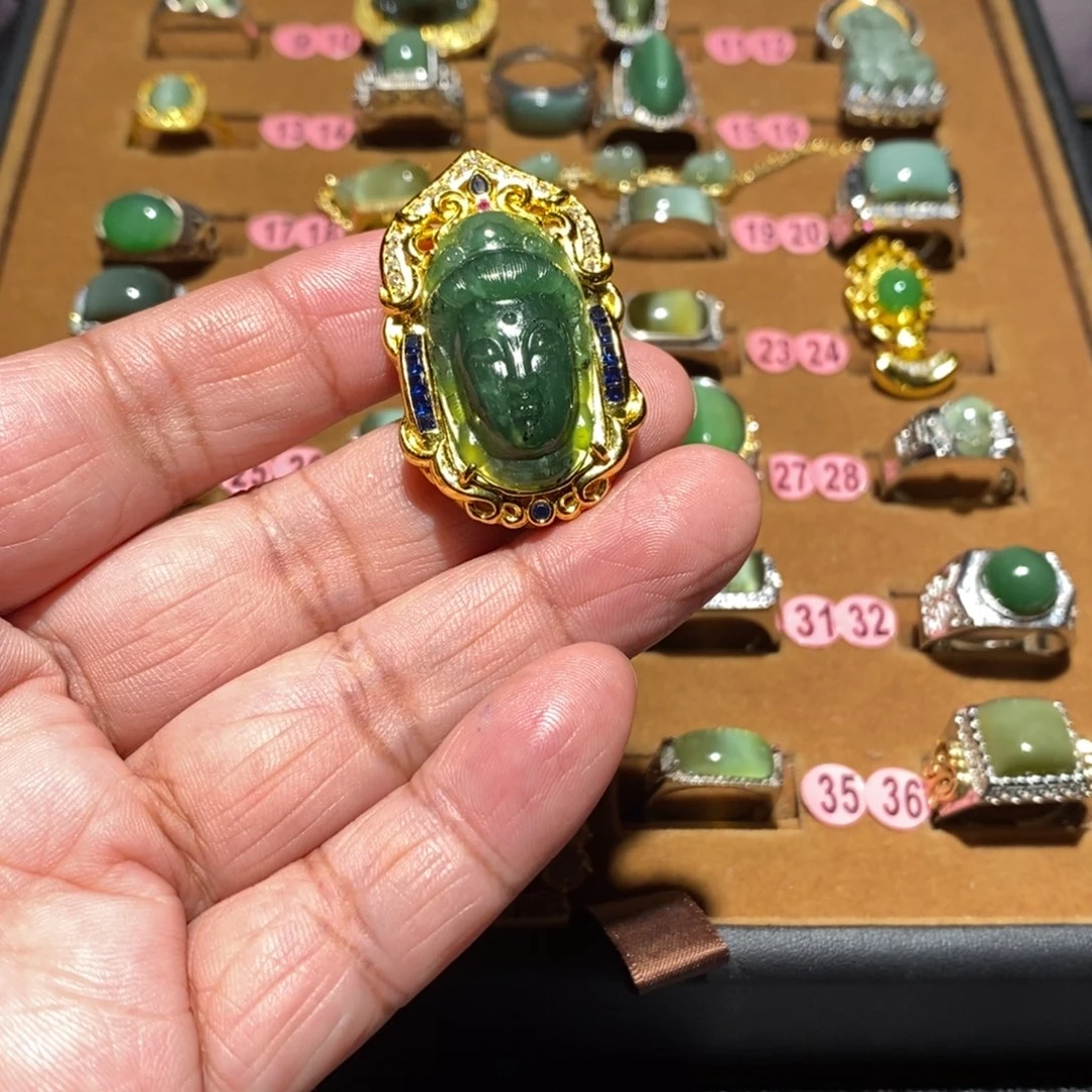 菀***華和田玉未镶嵌颈饰