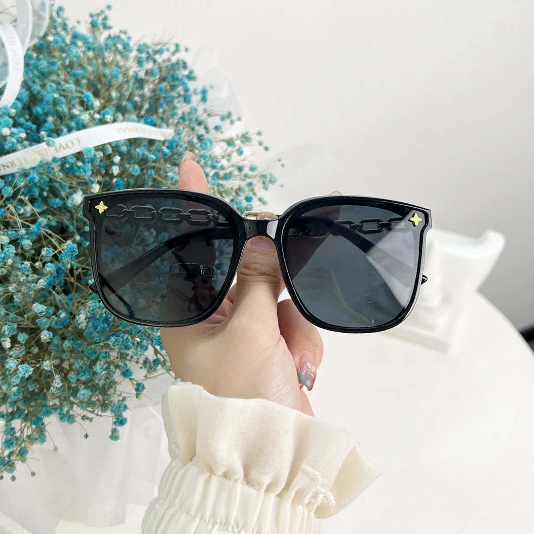 新款网红时尚大框链条太阳镜开车专用防紫外线女款高级感太阳镜