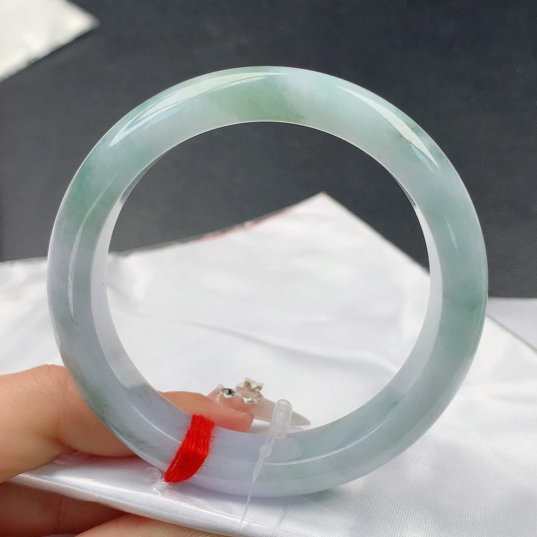 翡翠手镯未镶嵌是****）58.5正圈