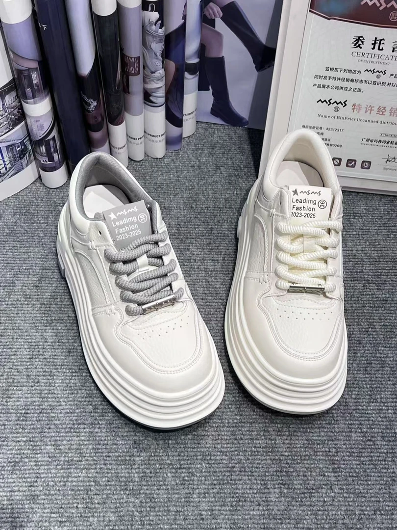 22-736玛莎玛索2025早春新款时尚洋气圆头厚底纯皮增高女鞋板鞋