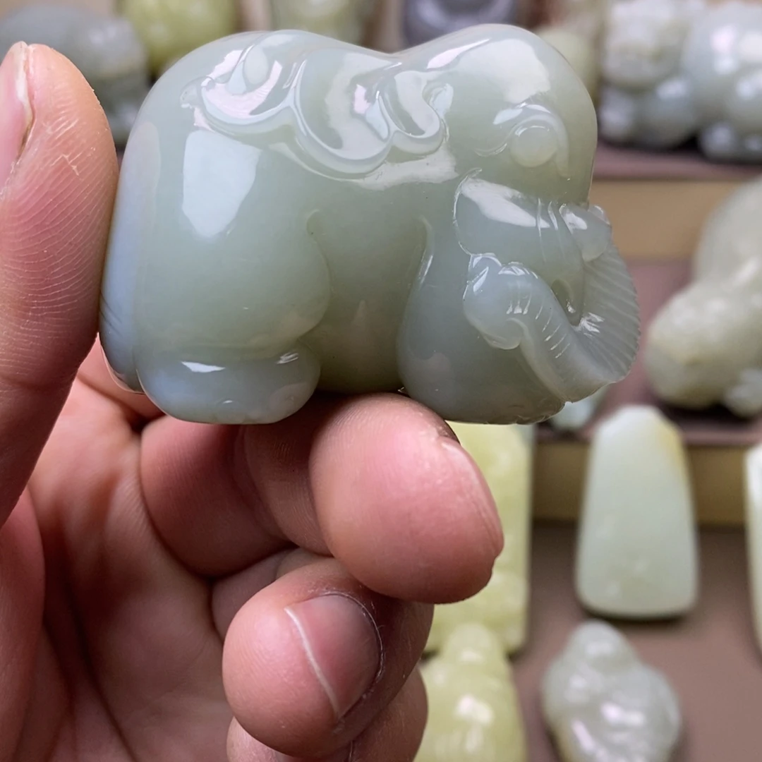 和田玉未镶嵌把件