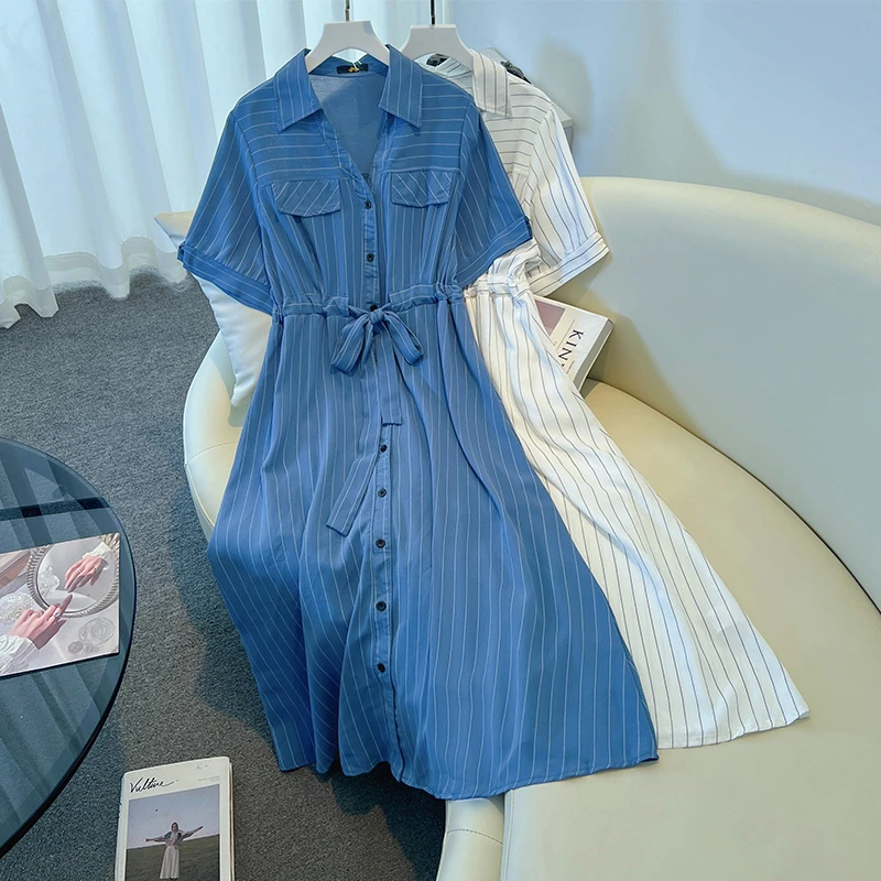 大码女装300斤胖MM韩版时尚百搭通勤风条纹翻领系带连衣裙60255