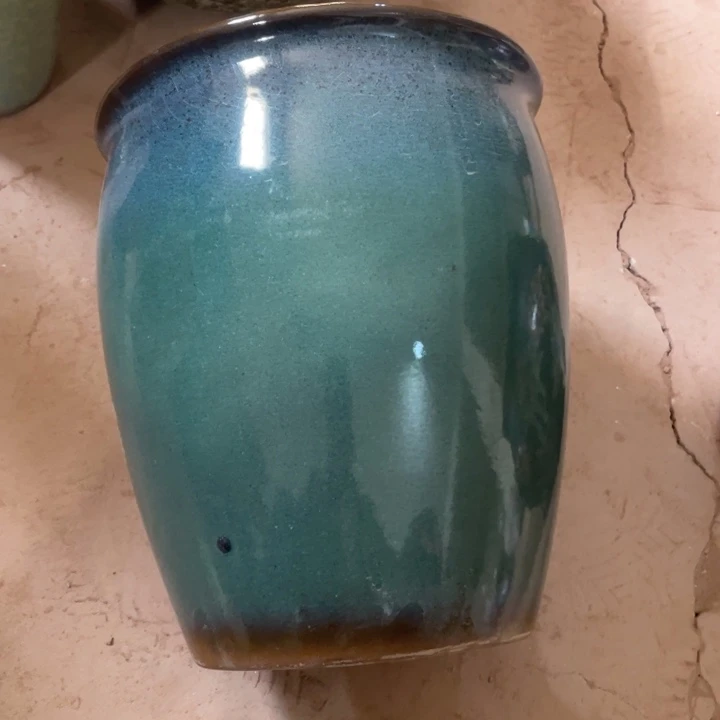 红泥花盆口径27高度32一只小瑕疵