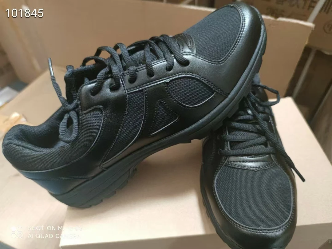 黑色透气橡胶底耐磨系带男女跑步训练鞋