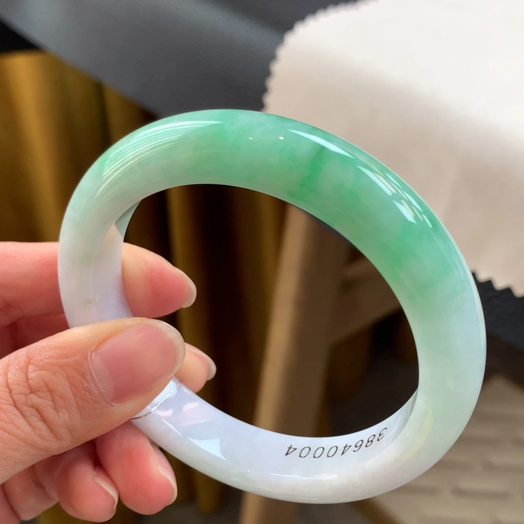 未镶嵌手镯翡翠天然翡翠手镯