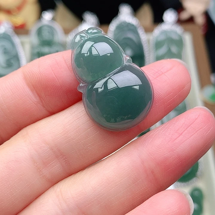 颈饰未镶嵌翡翠吊坠