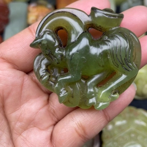 蛇纹石玉颈饰未镶嵌9