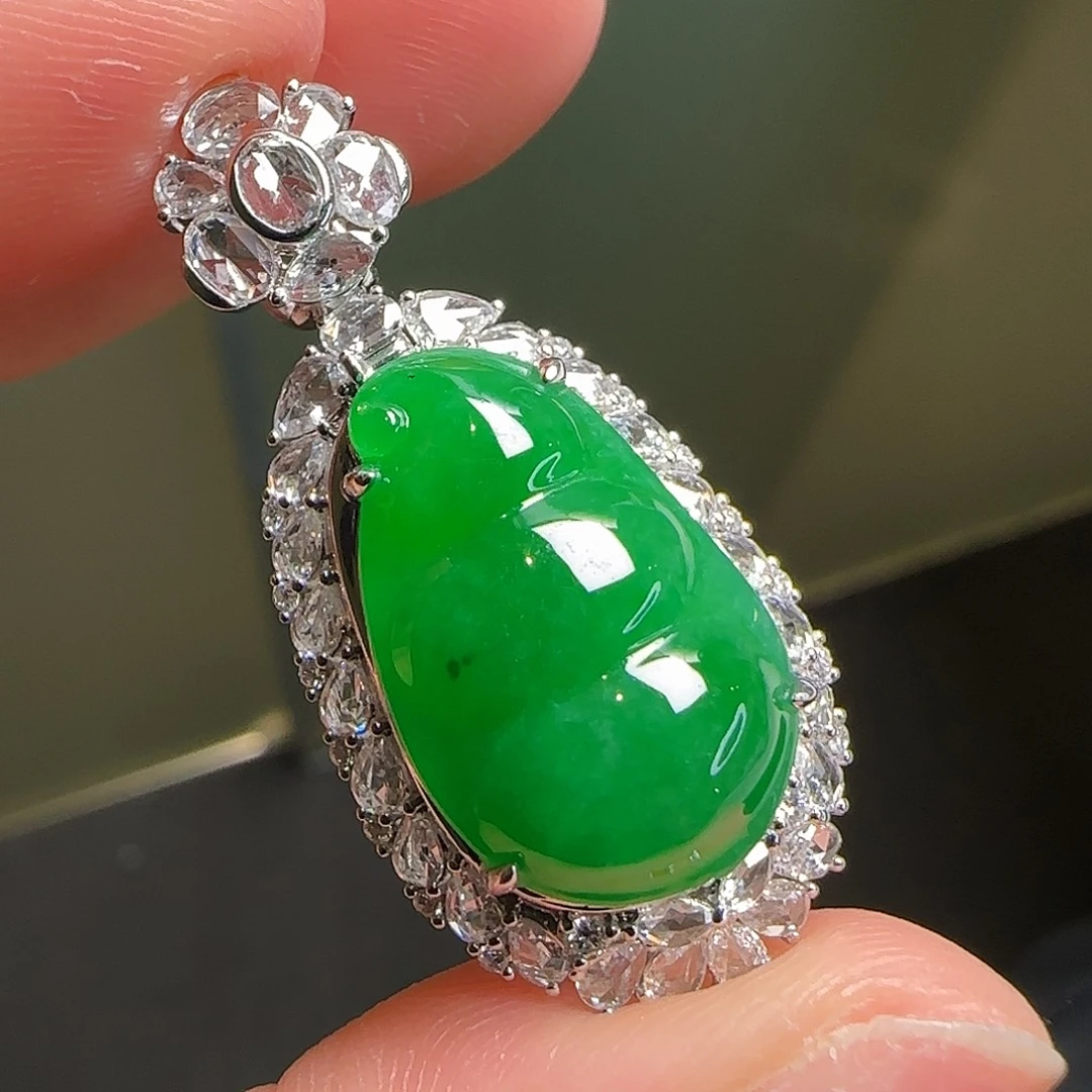 翡翠18K金镶嵌颈饰天然翡翠