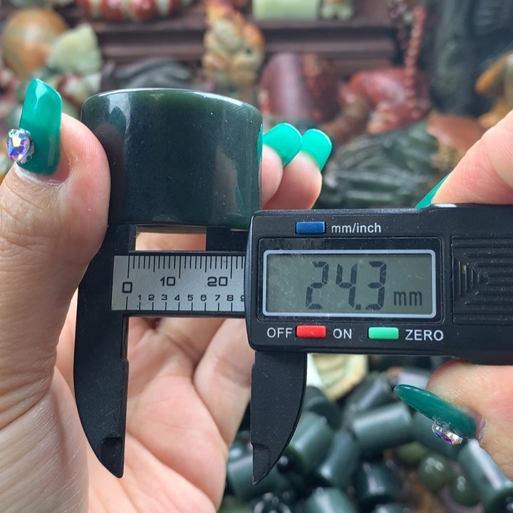 岫岩河磨玉（透闪石质玉）把件未镶嵌