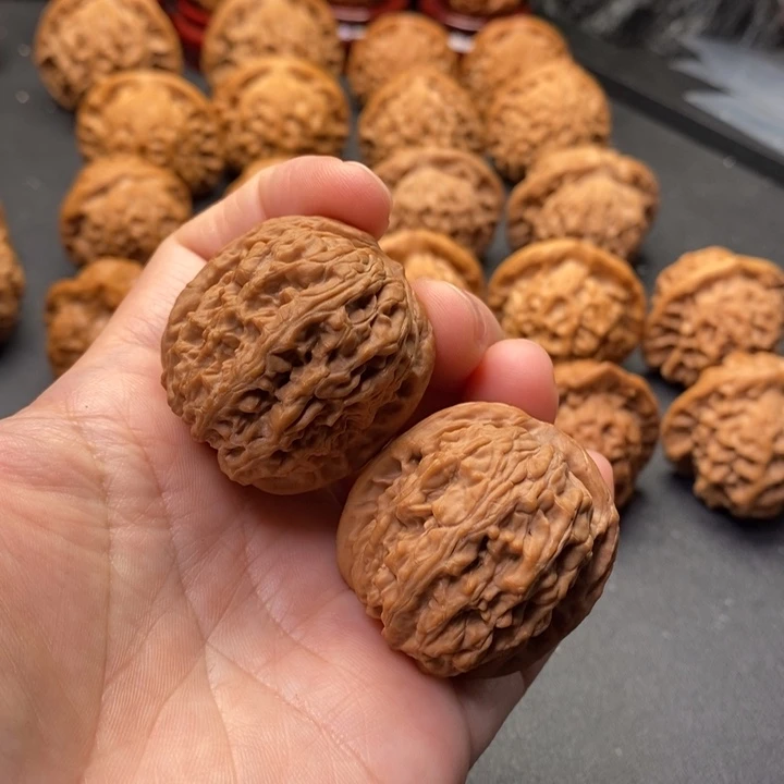 把件文玩核桃38尺麒麟枕原树福利