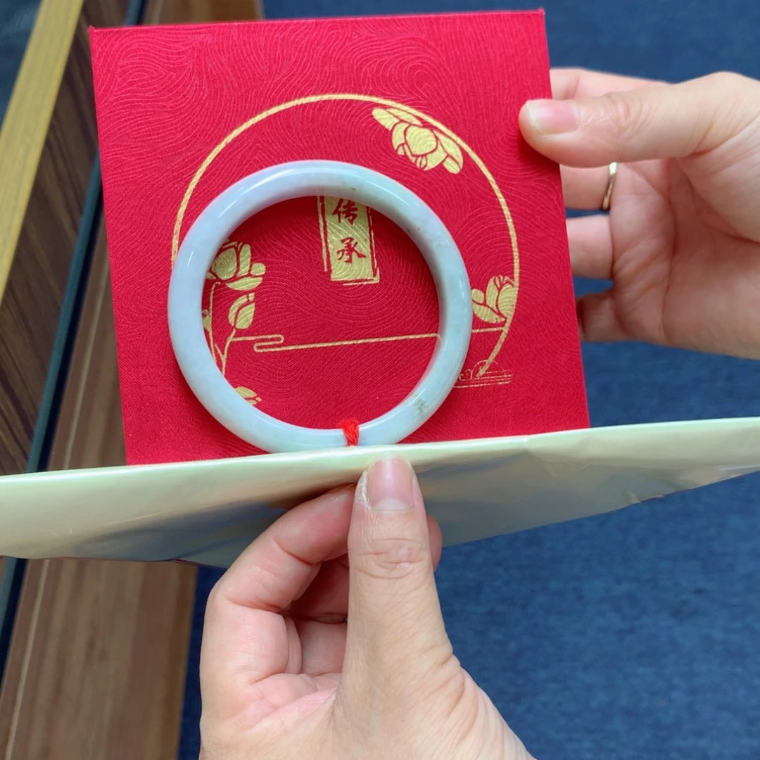 翡翠手镯未镶嵌买断