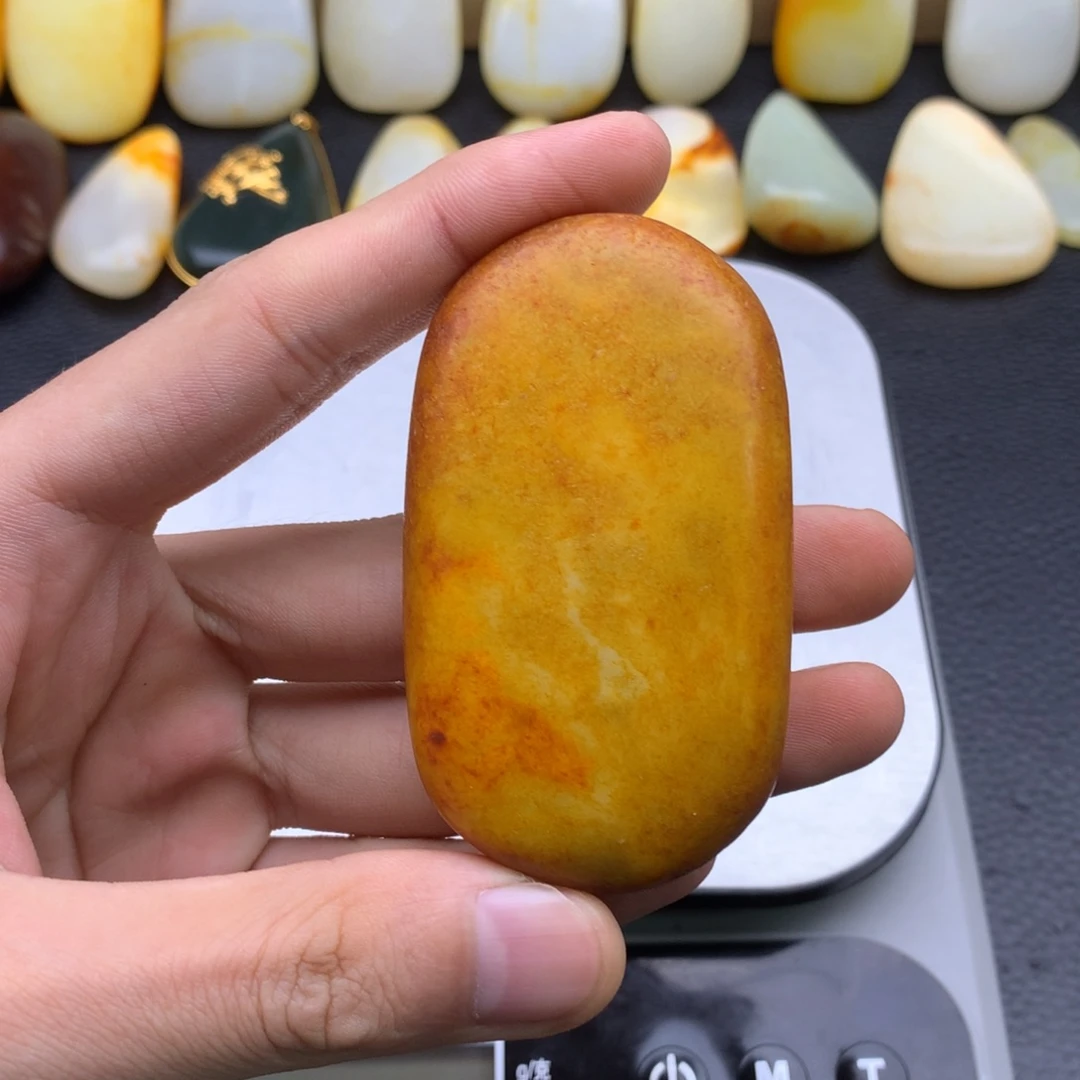 和田玉颈饰未镶嵌大**电