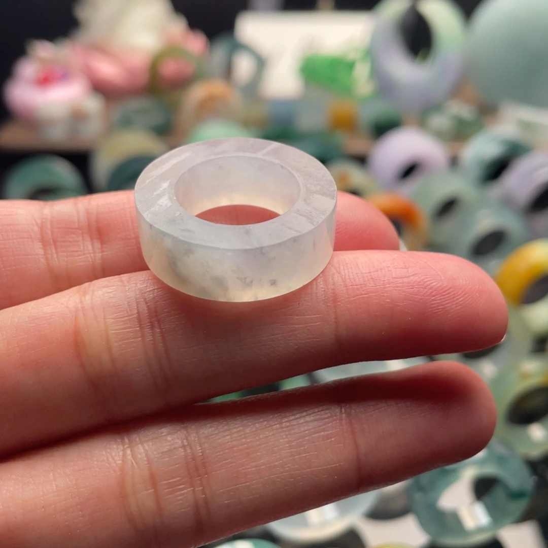 定制翡翠未镶嵌戒指