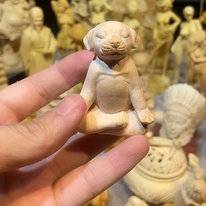 黄杨木瑕疵打坐狗