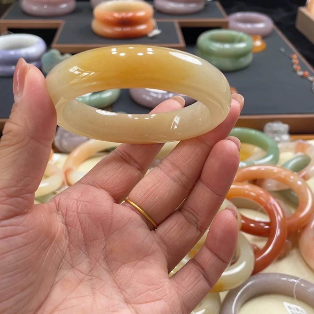 石英岩玉手镯未镶嵌泡****音