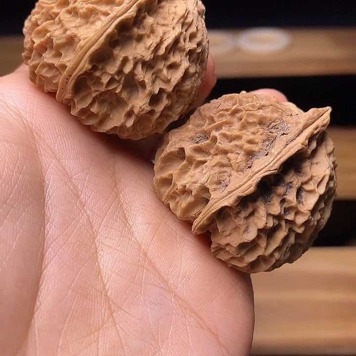 吊坠文玩核桃铁南疆38