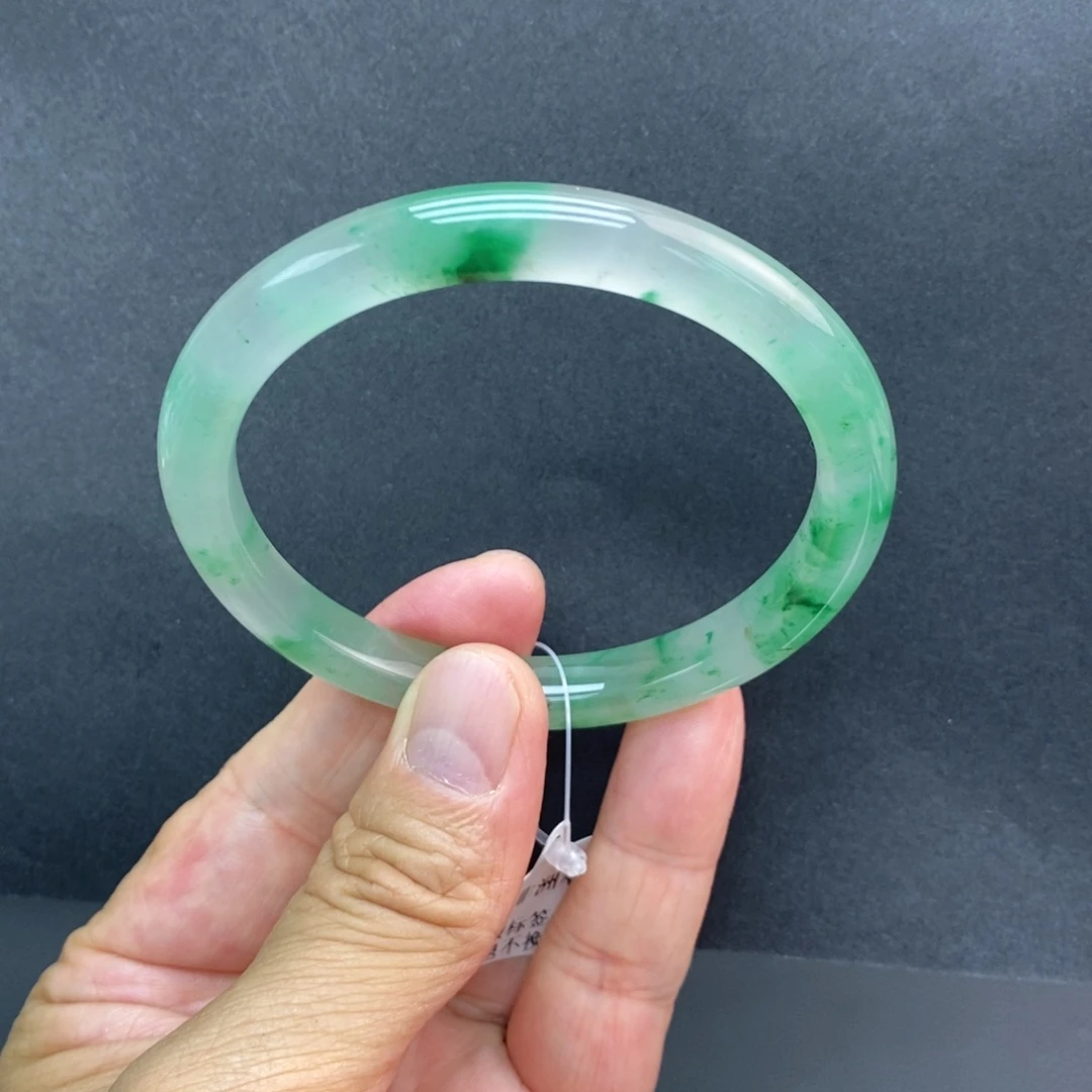 未镶嵌手镯石英质玉