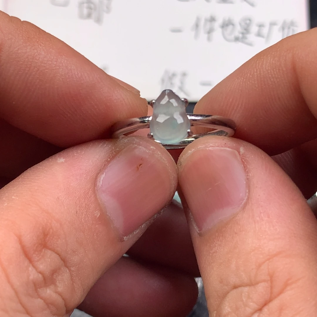 翡翠未镶嵌颈饰葫芦戒指