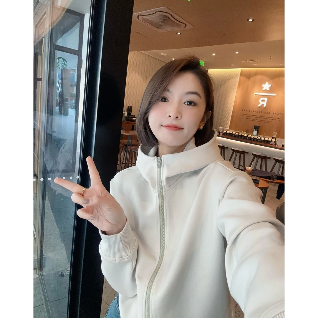 【周末】松弛有度~不费力搭配“曼巴棉”拉链连帽卫衣外套开衫