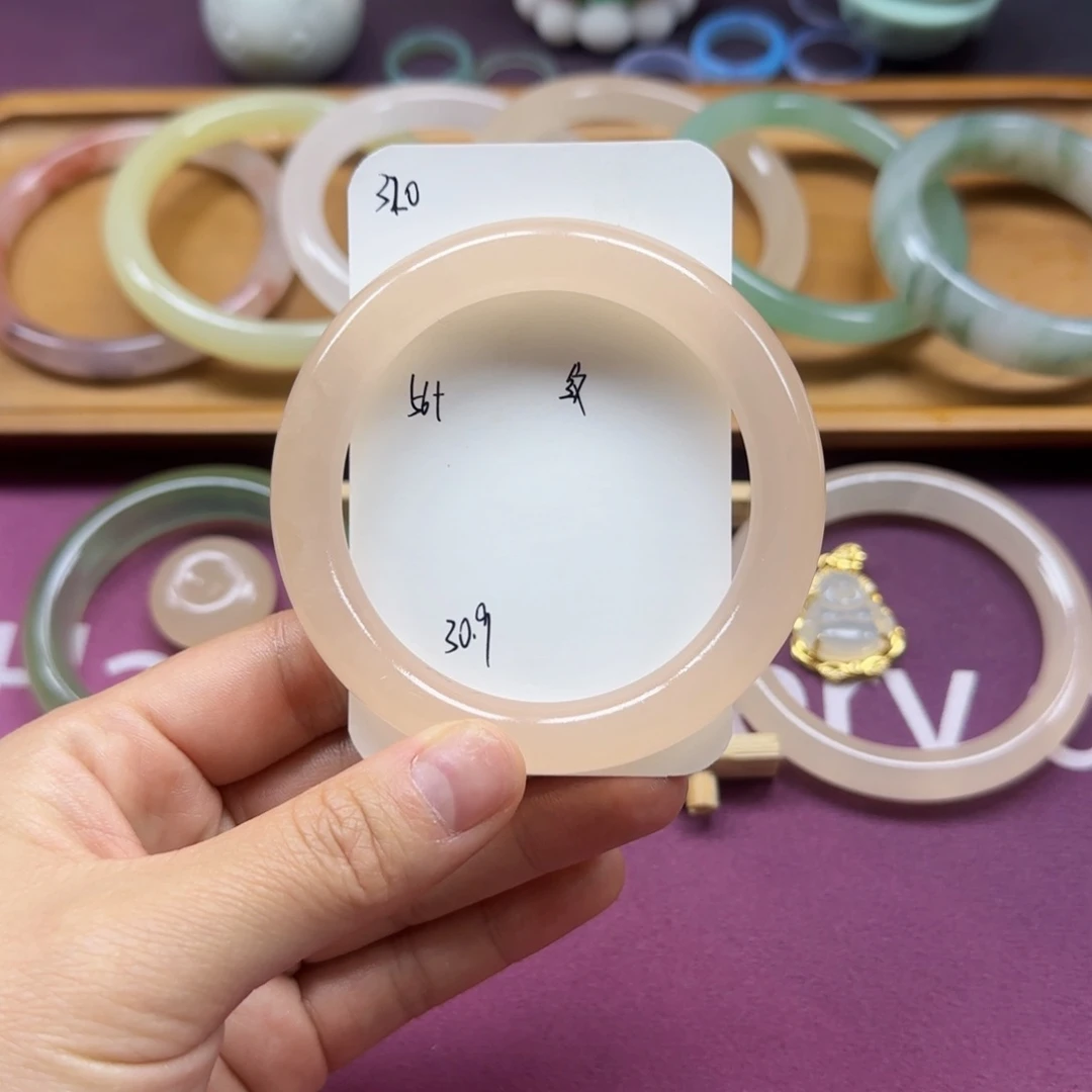 石英质玉手镯未镶嵌320