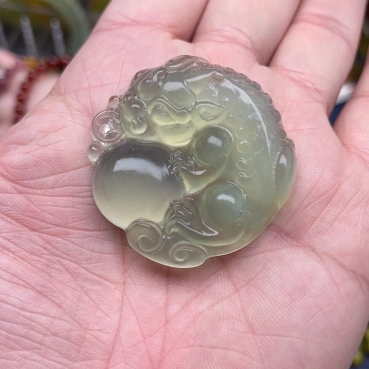 蛇纹石玉吊坠未镶嵌