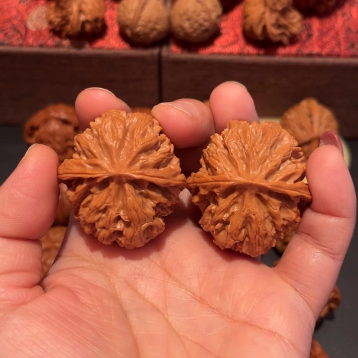 文玩核桃吊坠苹果园