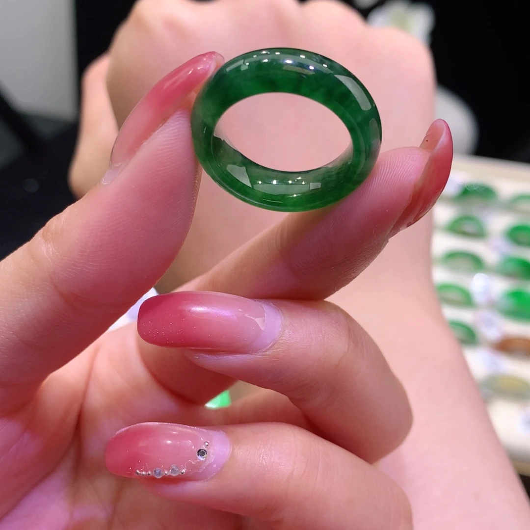 翡翠未镶嵌戒指翡翠