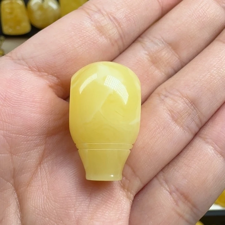 蜜蜡未镶嵌珠宝奇石