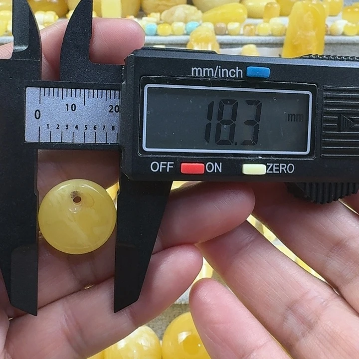 缘***份蜜蜡未镶嵌裸石20杂