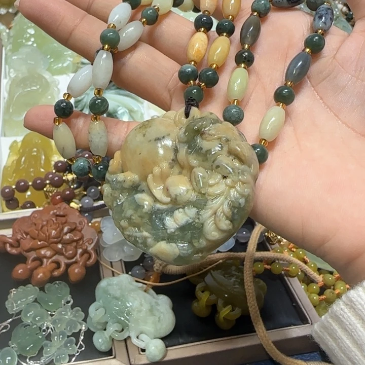 蛇纹石玉未镶嵌吊坠