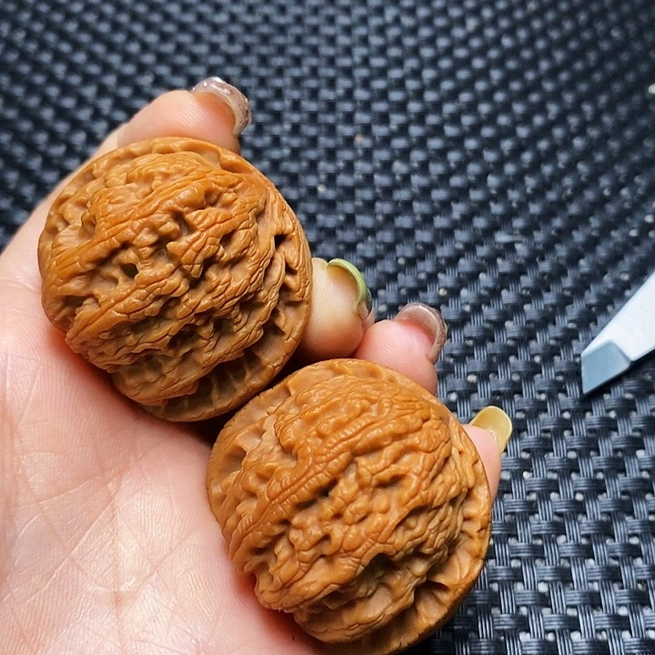 文玩核桃把件秦岭核桃