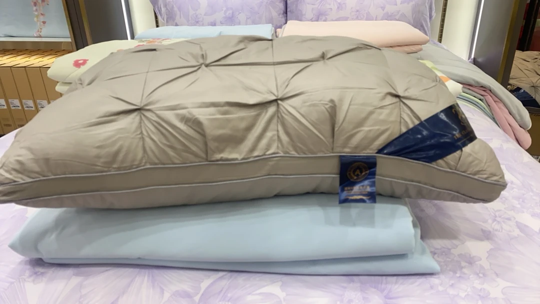 单人扭花护颈成人10CM纤维枕刺绣枕头磨毛超柔