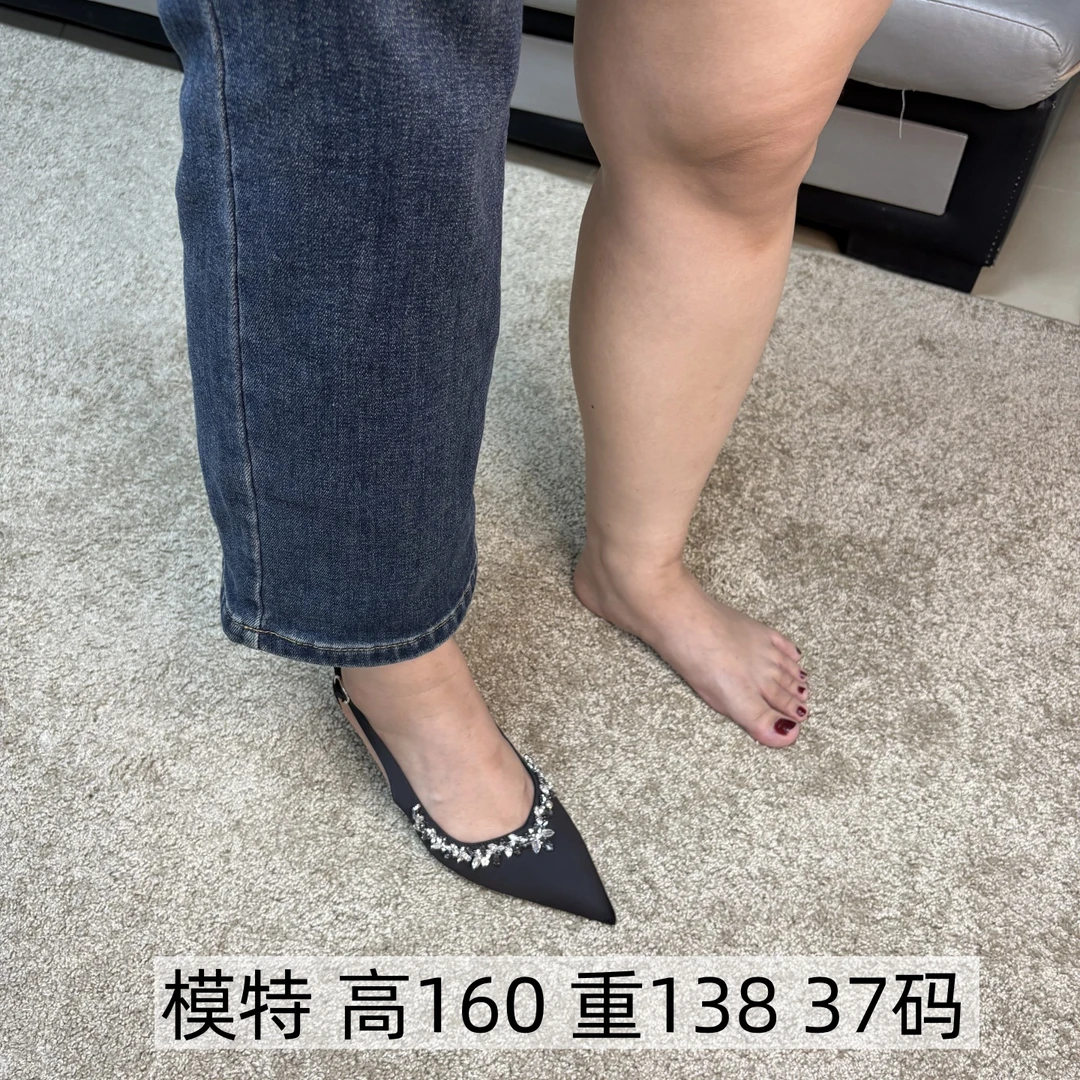 微胖拇指外翻尖头高跟鞋细跟加宽版胖脚包头水钻凉鞋41-43名媛风