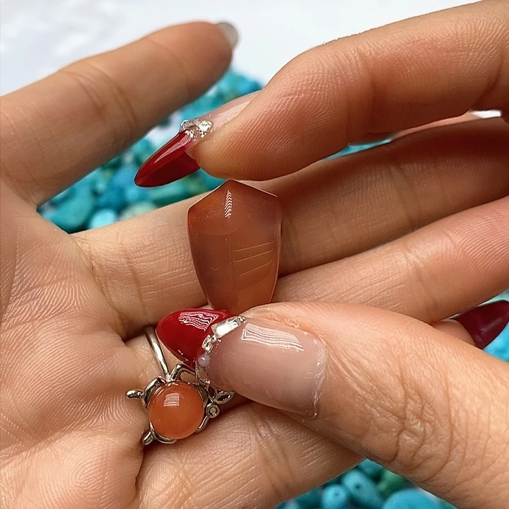 南红玛瑙颈饰未镶嵌