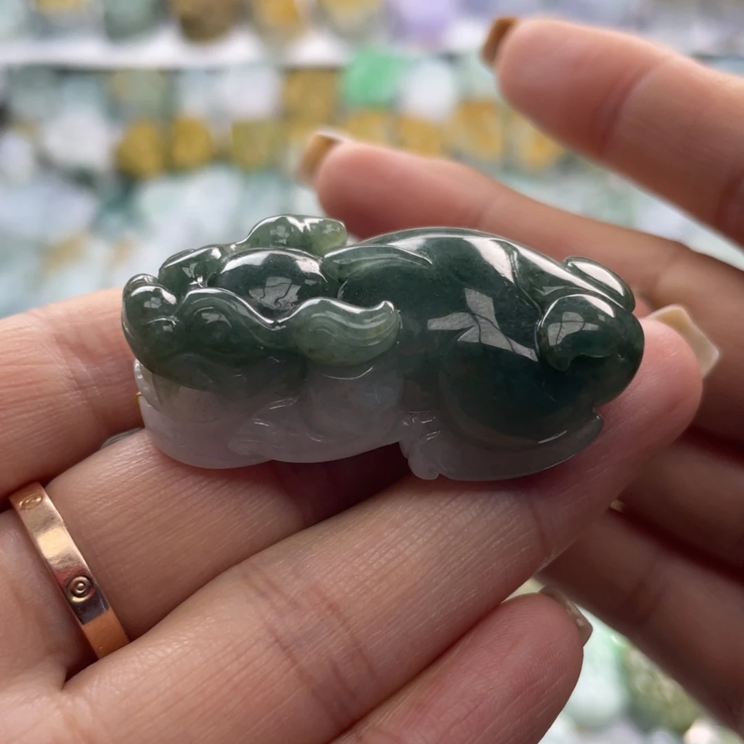 翡翠未镶嵌颈饰貔貅