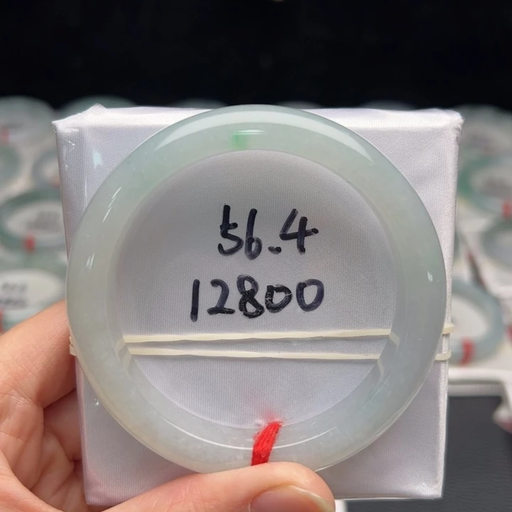 翡翠未镶嵌手镯A货