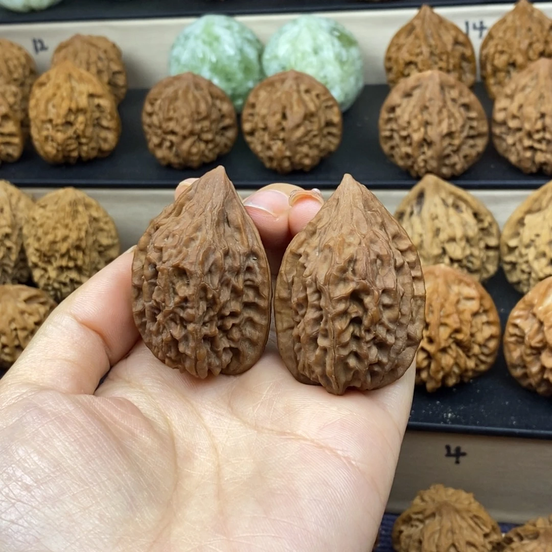 一***生文玩核桃吊坠鸡心33