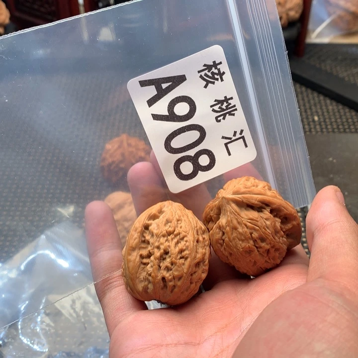 清***、文玩核桃吊坠御尊