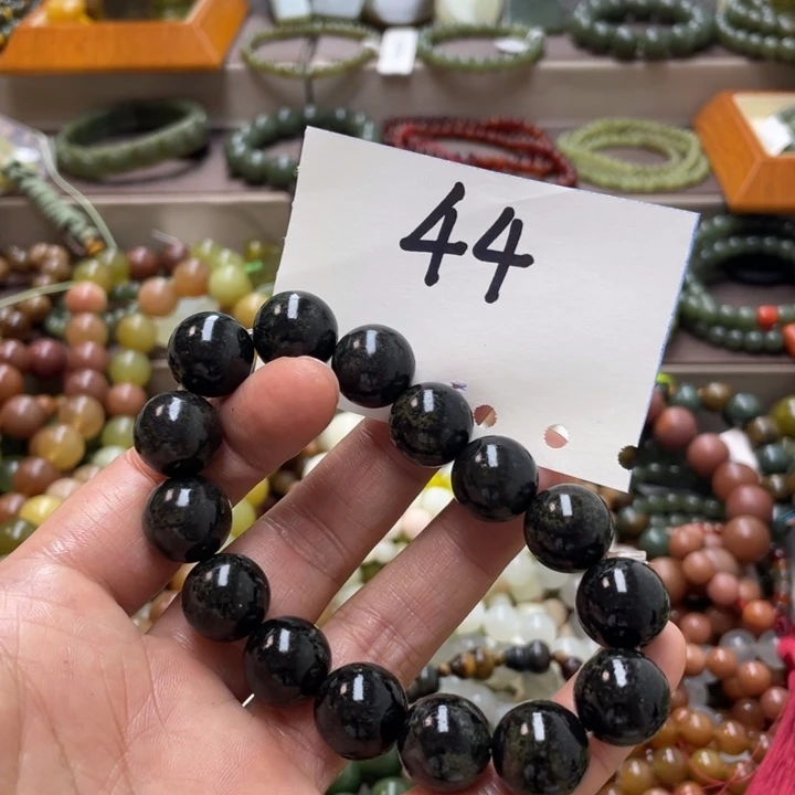 未镶嵌蛇纹石玉手链