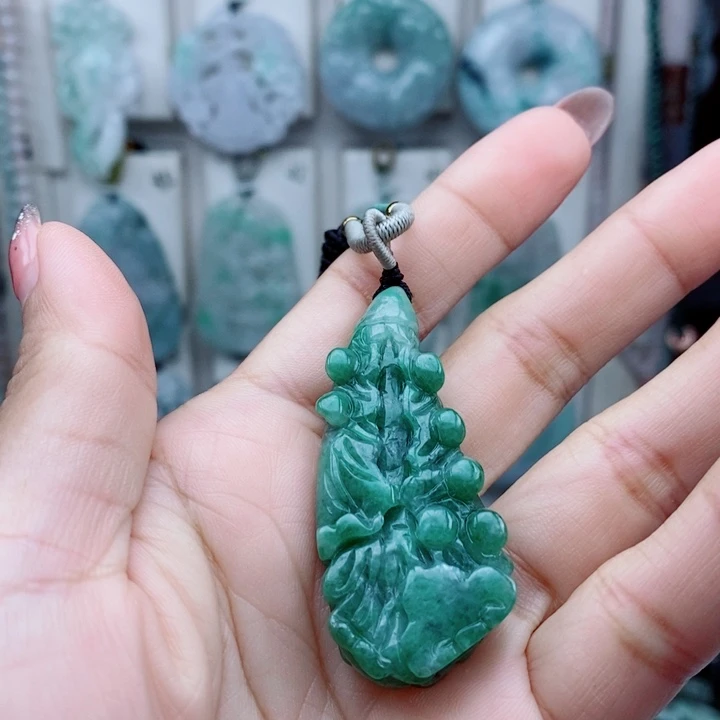 颈饰未镶嵌翡翠翡翠
