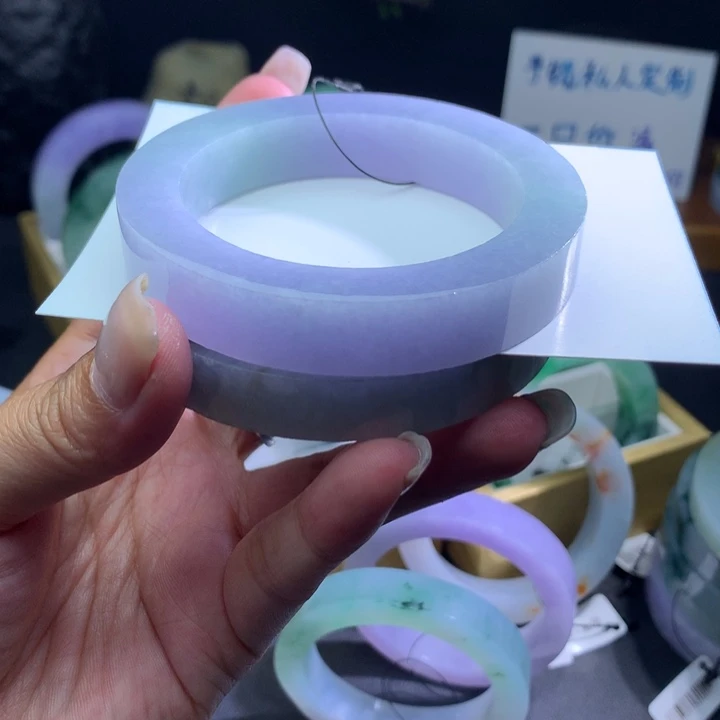 定制翡翠未镶嵌翡翠手镯