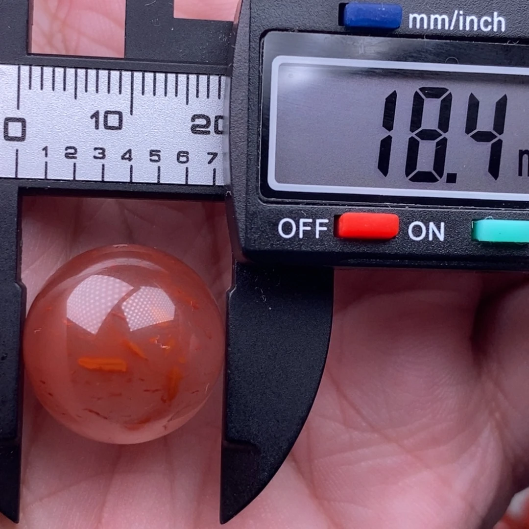 南红玛瑙未镶嵌配饰有瑕疵