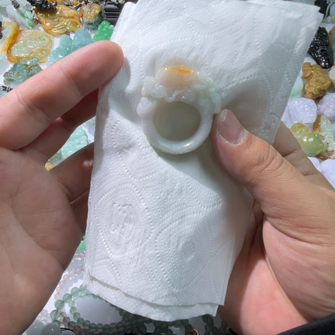 翡翠颈饰未镶嵌天然