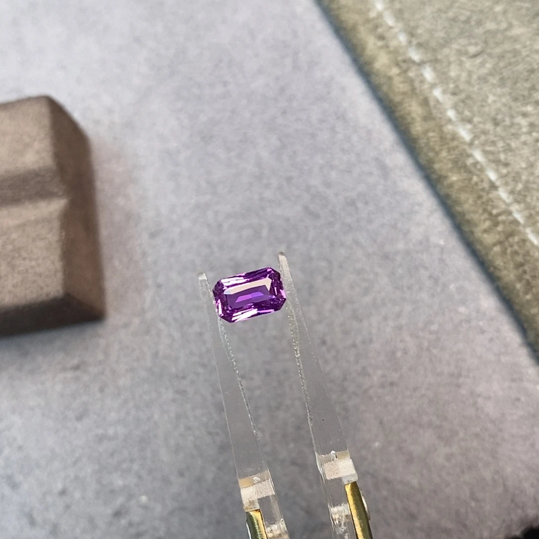 彩色蓝宝石裸石1.13ct 吉尔德 无烧薰衣草